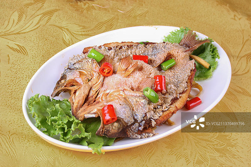 中餐美食-蒜香鲈鱼图片素材