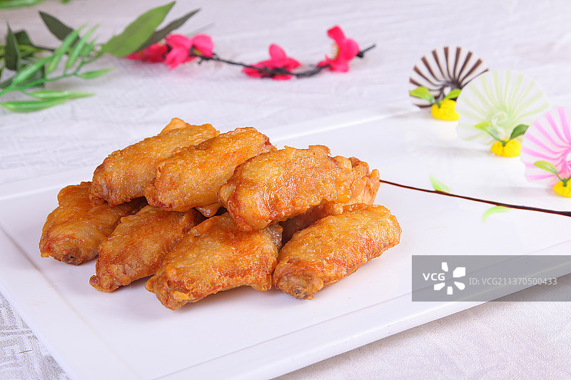 中餐美食-蒜香鸡翅图片素材