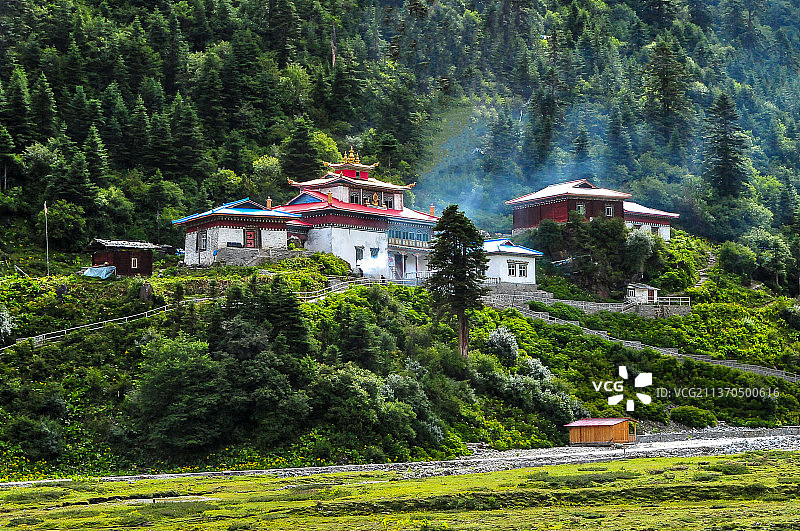 西藏波密嘎隆寺图片素材