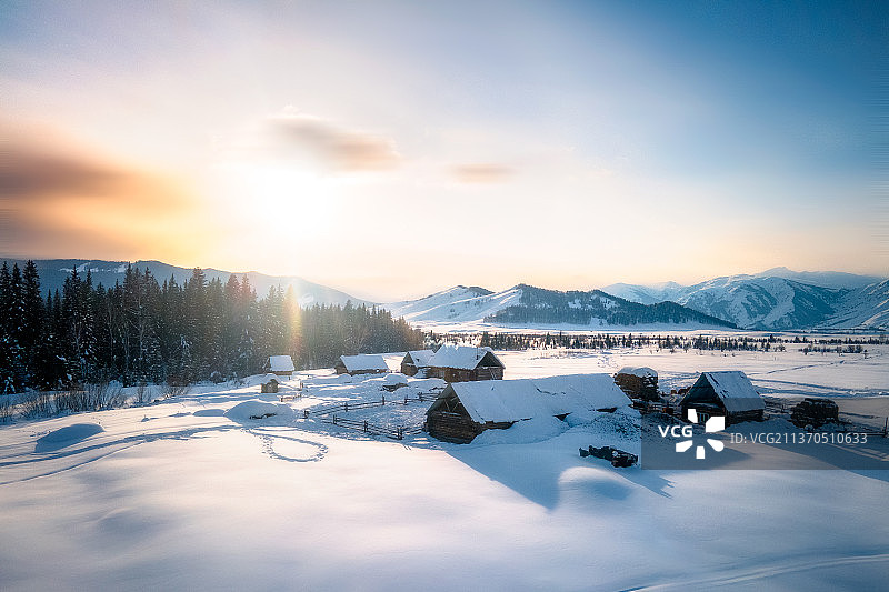 暖冬木屋图片素材