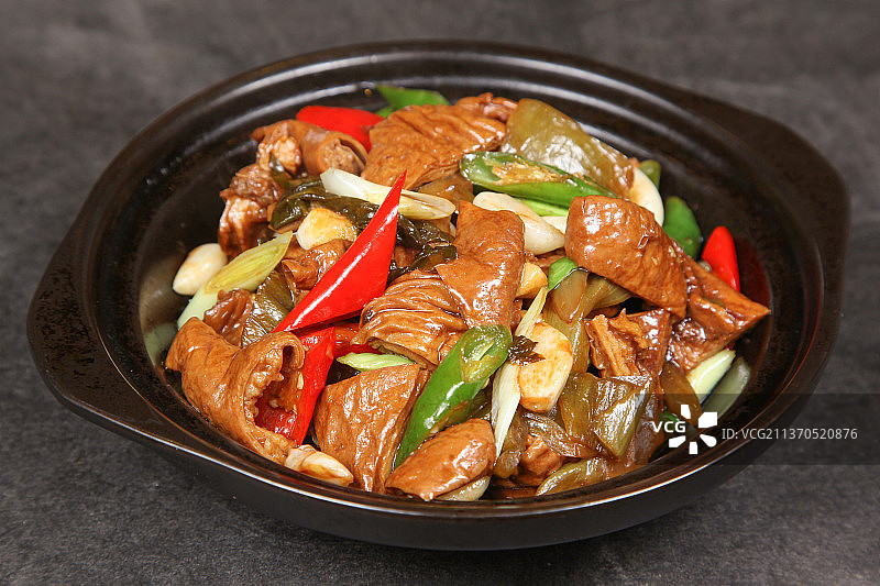 中餐美食-酸菜煮肥肠图片素材