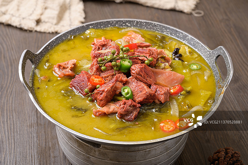 中餐美食-酸菜炖牛肉图片素材