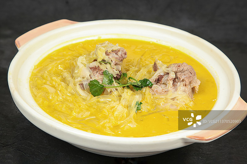 中餐美食-中餐美食-酸菜炖大骨图片素材