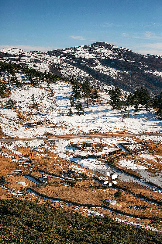 东达山垭口雪景图片素材