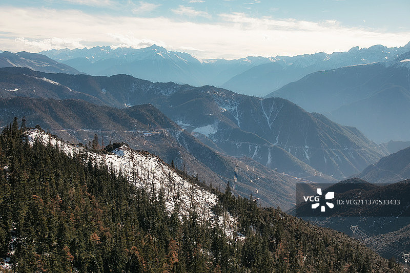 东达山垭口雪景图片素材