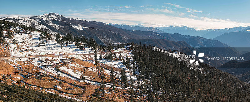 东达山垭口雪景图片素材