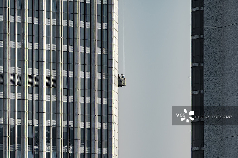 清洗建筑外立面高空作业图片素材