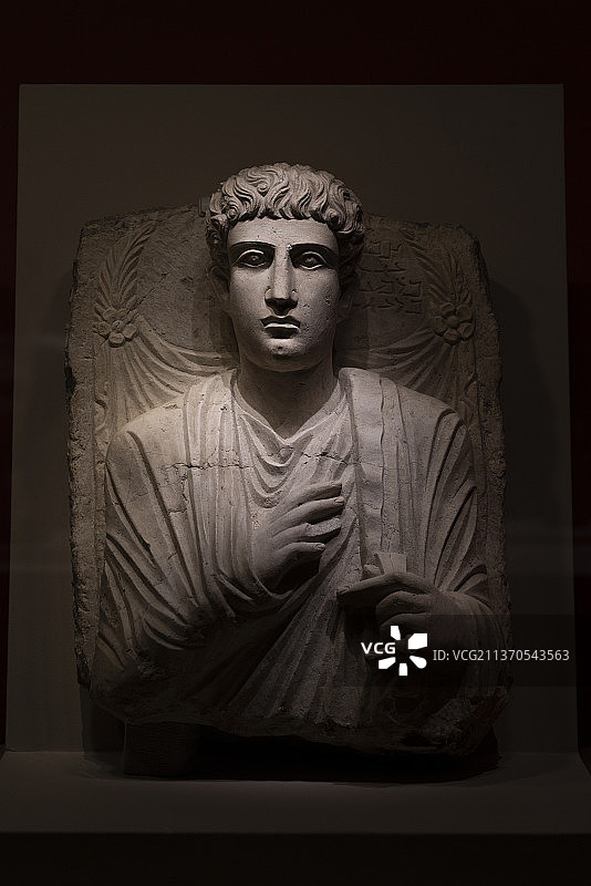 苏美尔文明青年男子墓碑雕像（公元前200年，叙利亚大马士革国博局藏）图片素材