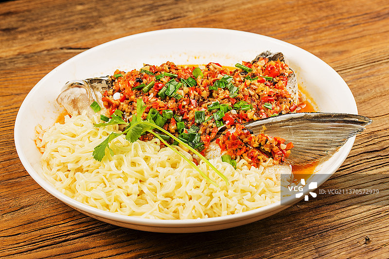 剁椒鱼头蒸面图片素材