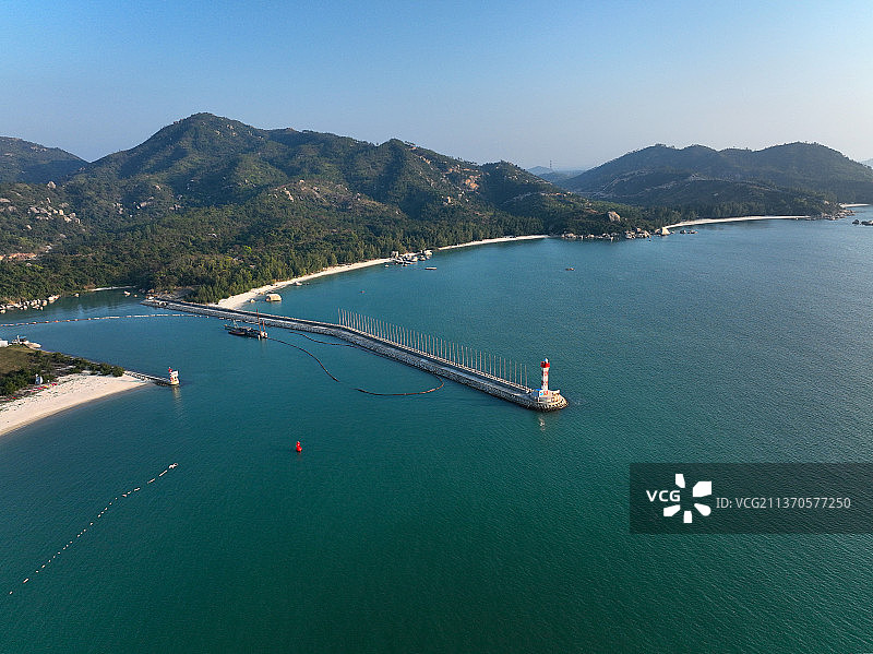 广东省惠州市惠东县巽寮湾金海湾嘉华酒店磨子石游艇会航拍图片素材