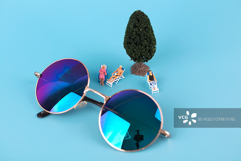 微缩创意夏季度假休闲图片素材