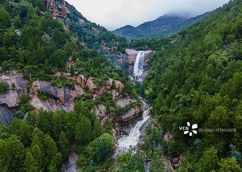 泰山黑龙潭瀑布图片素材