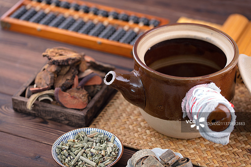 煎药砂锅和一些中药图片素材