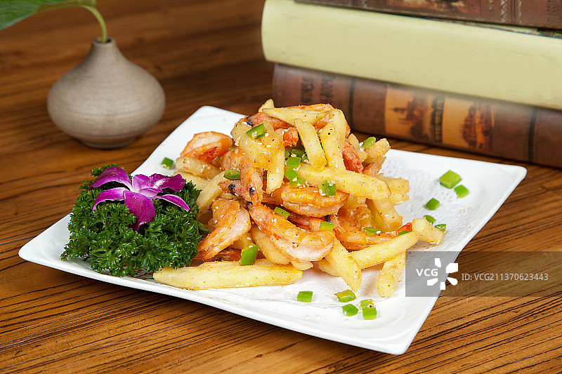 中餐美食-薯条炒虾图片素材