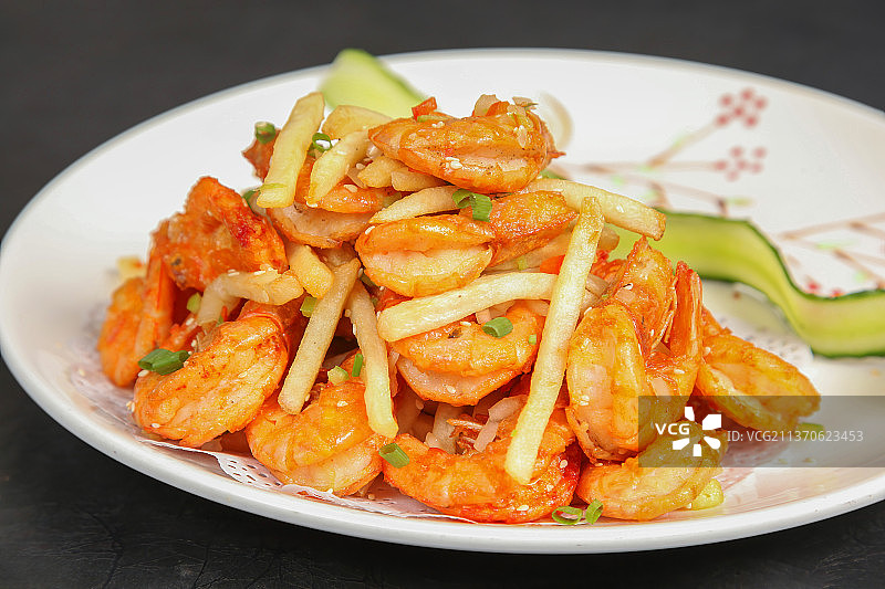 中餐美食-薯条炒虾图片素材