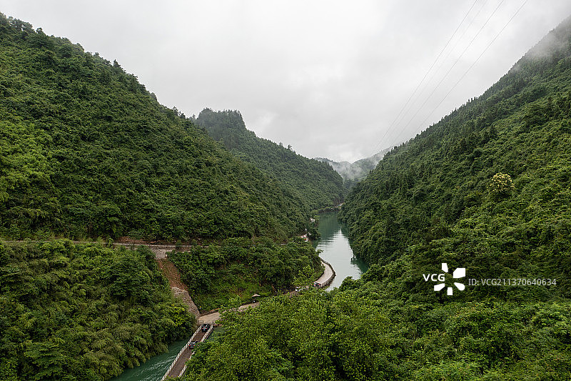 航拍湖北恩施狮子关水上浮桥鸟瞰图图片素材