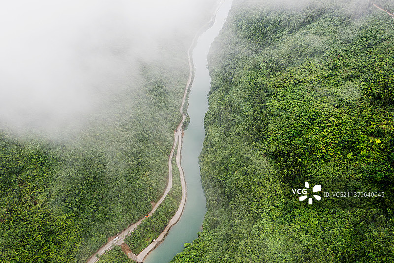 航拍湖北恩施狮子关水上浮桥鸟瞰图图片素材