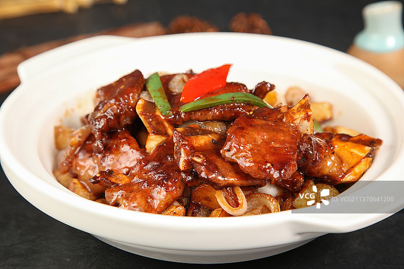 中餐美食-烧汁牛仔骨图片素材