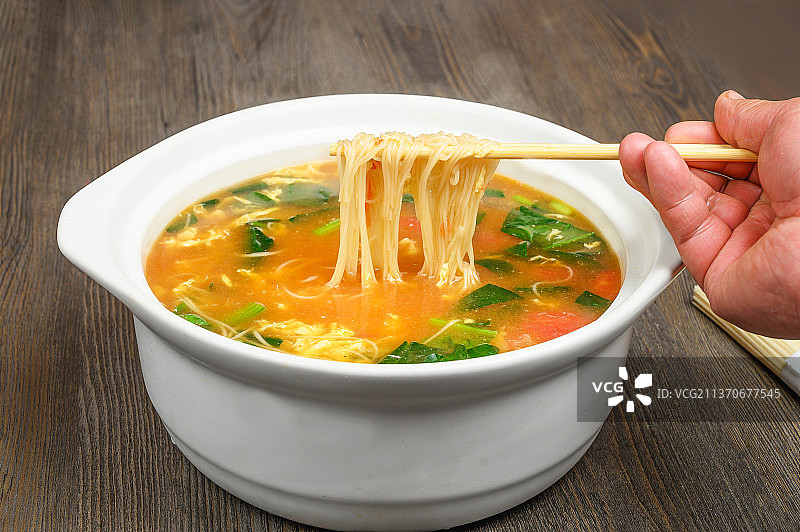 中餐美食-炝锅挂面图片素材