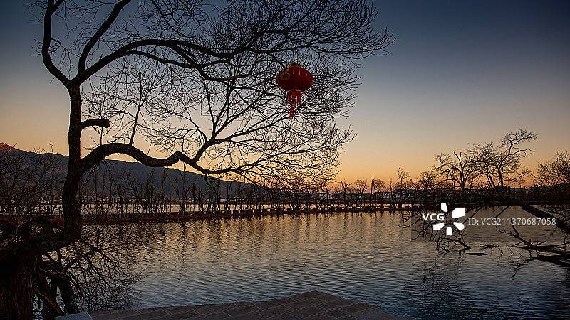 大理州鹤庆县黄龙潭黄昏图片素材