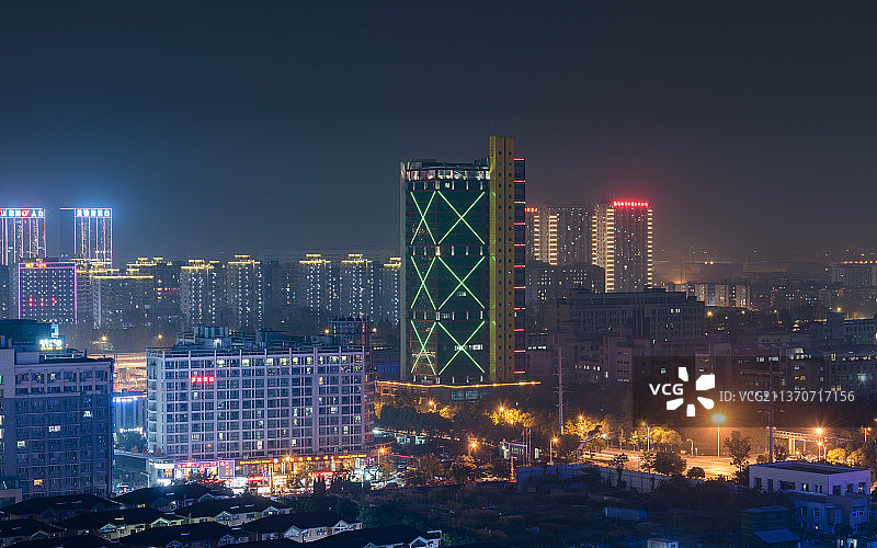 杭州市浙江传媒大学彩虹楼夜景图片素材