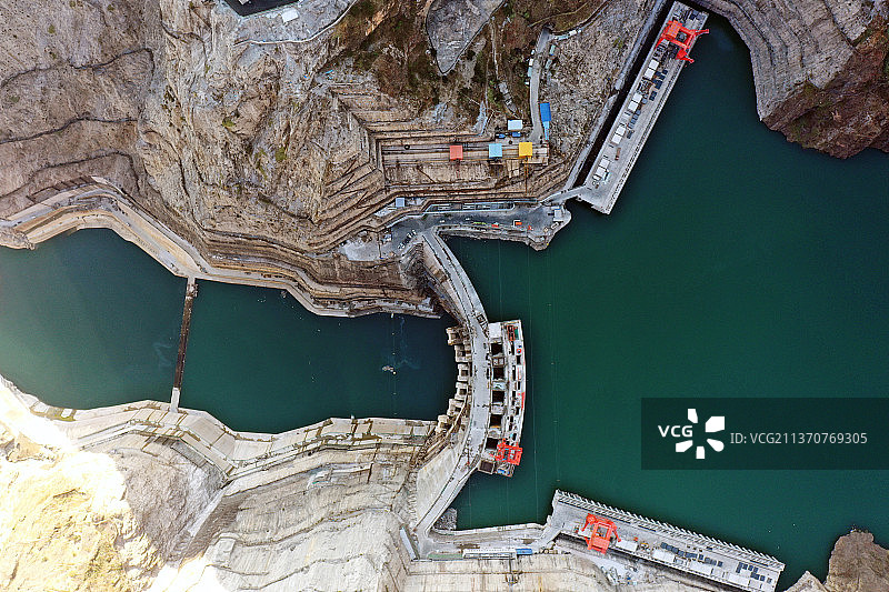 乌东德水电站坝区鸟瞰图片素材