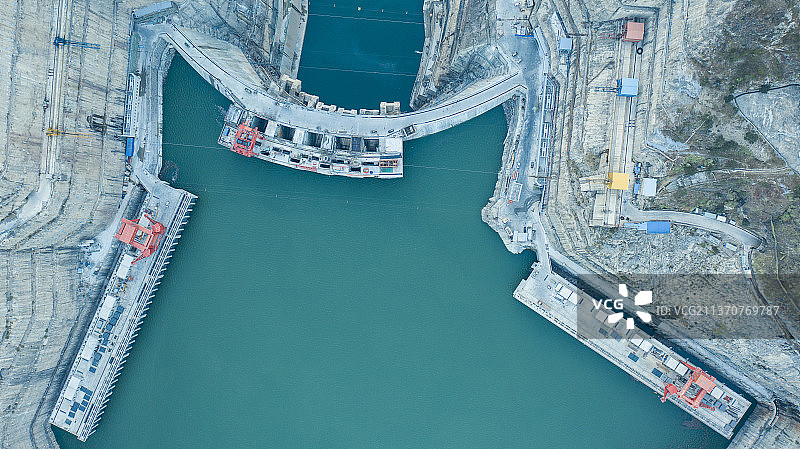 乌东德水电站大坝进水口全景图片素材
