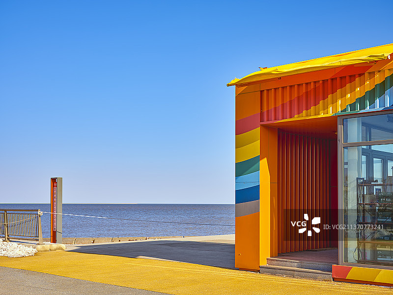 天津东疆湾绚丽多彩的海边建筑图片素材