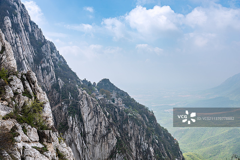 远眺中国河南嵩山的三皇寨图片素材