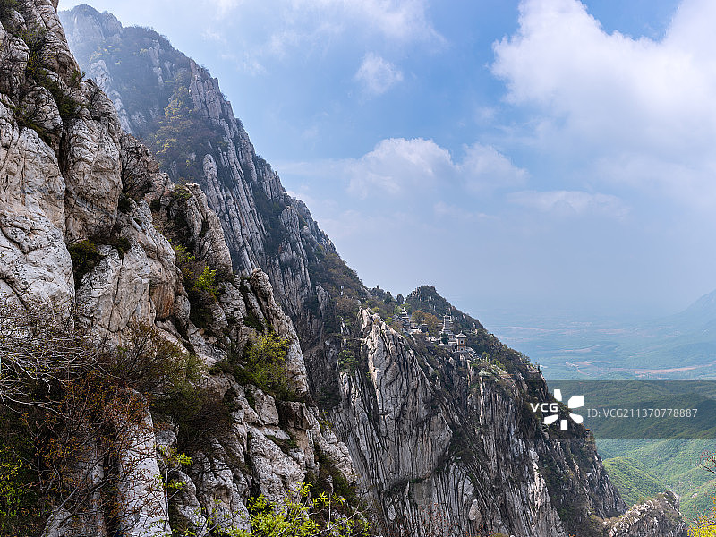 远眺中国河南嵩山的三皇寨图片素材