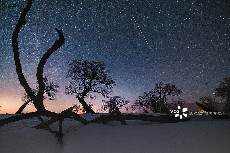 吉林辽源四方顶子山冬季星空风光图片素材