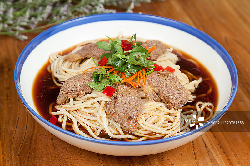 中餐美食-牛肉面图片素材