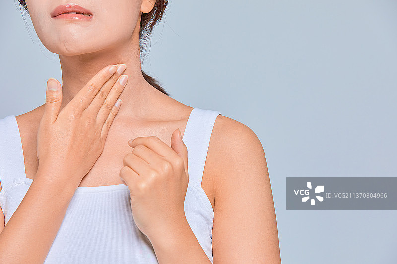 健康生活、保健、疾病、女性、健康异常、疼痛、慢性病、甲状腺、甲状腺癌、颈部图片素材
