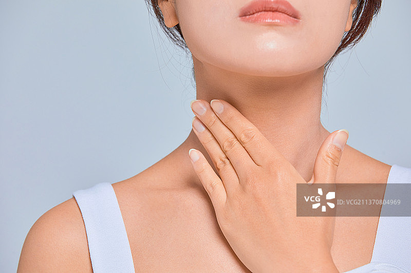 健康生活、保健、疾病、女性、健康异常、疼痛、慢性病、甲状腺、甲状腺癌、颈部图片素材