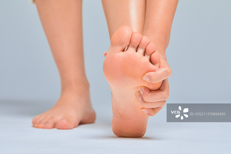健康生活，健康护理，疾病，女人，健康异常，疼痛，慢性病，脚踝，扭伤，肌肉痛图片素材