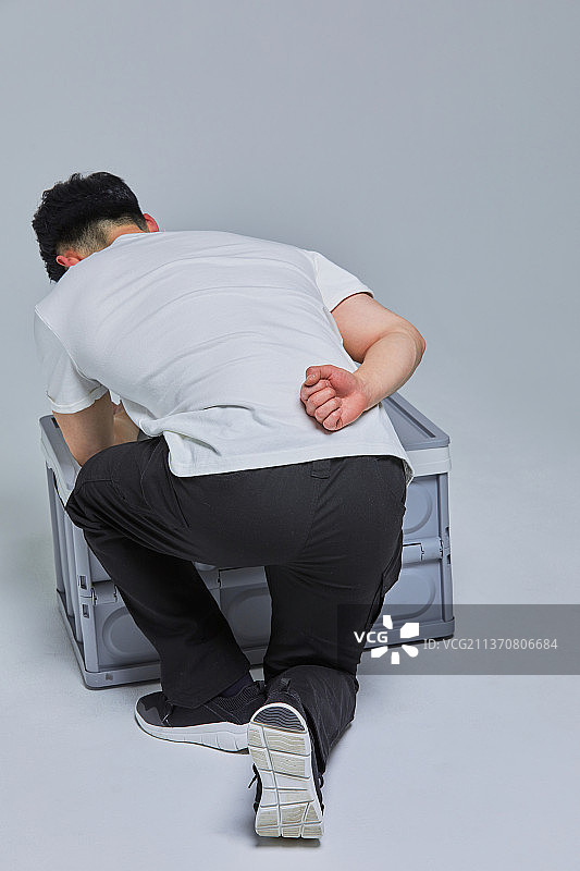 疼痛、不良姿势、姿势、肌肉疼痛、疲劳、过度劳累、脊柱侧弯、背痛、疾病、身体部位图片素材