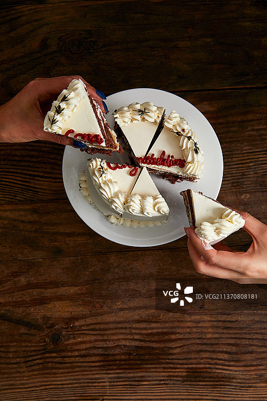 蛋糕、生日蛋糕、庆典、面包、甜点、乳脂奶油、鲜奶油图片素材