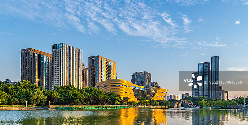 杭州滨江区城市建筑风光 都市风光 杭州低碳科技馆 城市地标建筑 滨江区标志性建筑图片素材