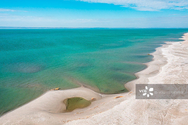 新疆阿勒泰福海县乌伦古湖黄金海岸自然风光图片素材