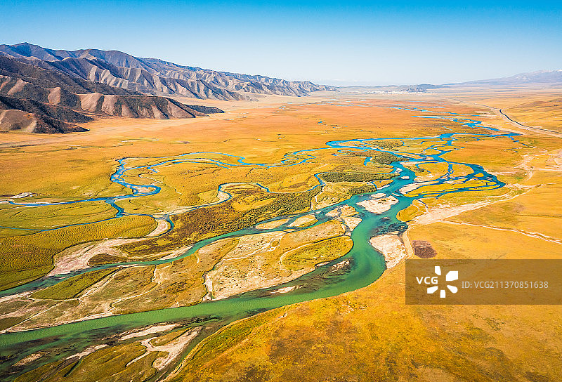 新疆巴音郭楞蒙古自治州巴音布鲁克草原开都河日出自然风光图片素材