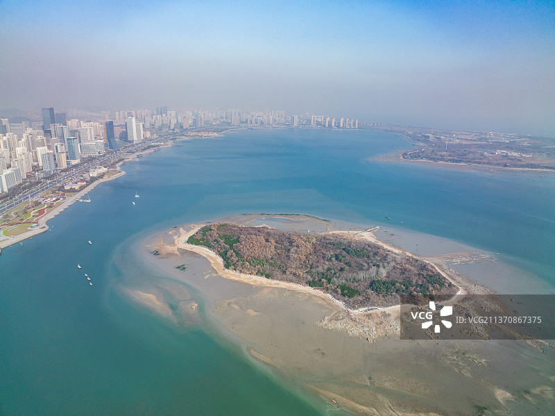 青岛琴岛之眼摩天轮海滨城市风光图片素材