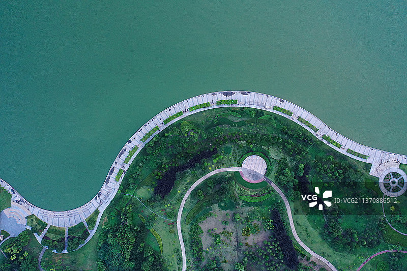 曲折的湖岸+江苏省徐州市云龙区大龙湖风景区图片素材