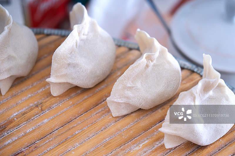 包好的白面饺子图片素材