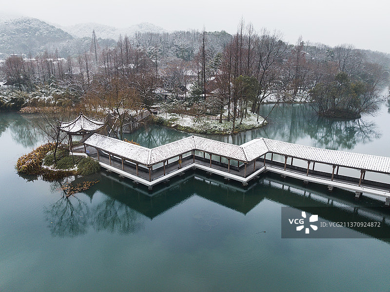霁虹桥雪景图片素材