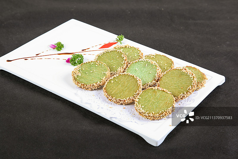 中餐美食-绿茶佛饼图片素材