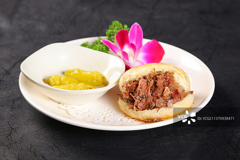 中餐美食-驴肉火烧图片素材