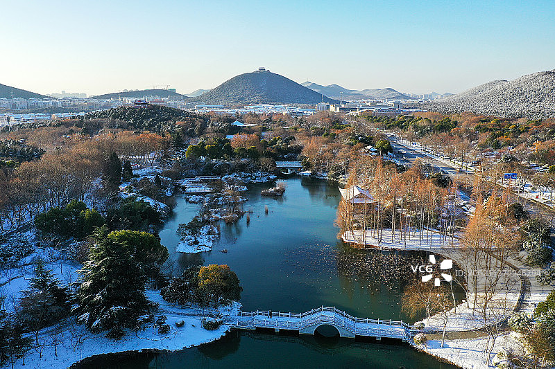 雪后的彭祖园+江苏省徐州市泉山区彭祖园图片素材