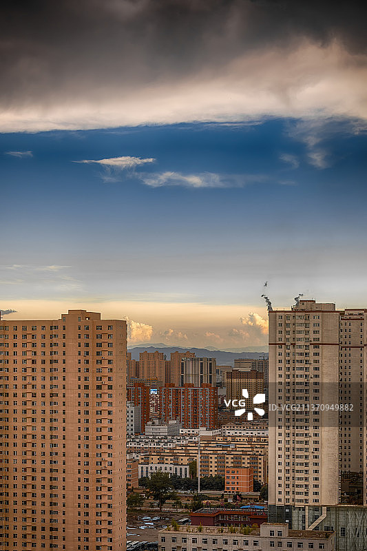 暴雨过后的城市图片素材