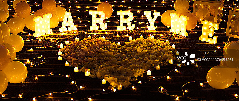 求婚场地灯光浪漫布置图片素材