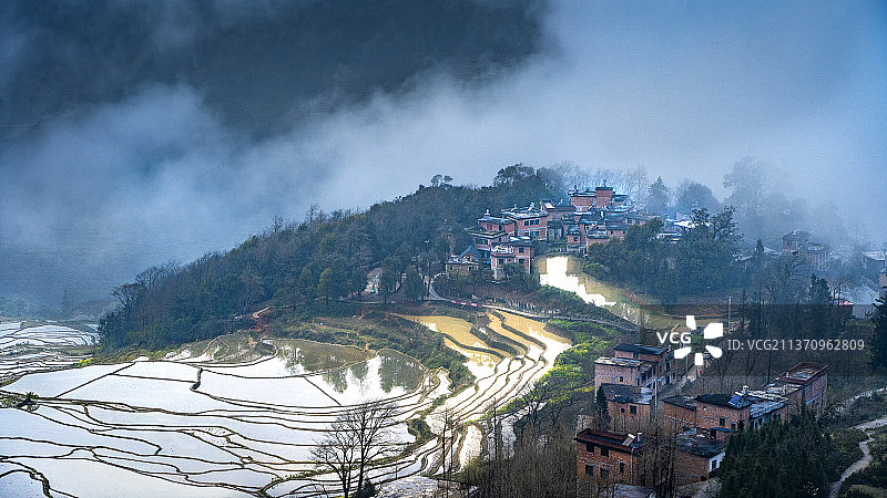 云南元阳县哈尼梯田图片素材